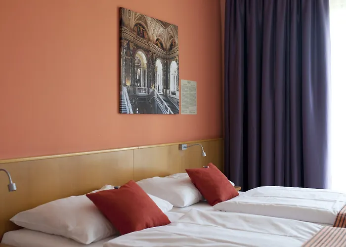 Hotel Henriette Stadthotel 4*