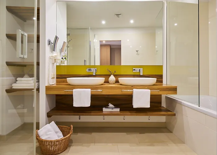 Henriette Stadthotel Отель 4*